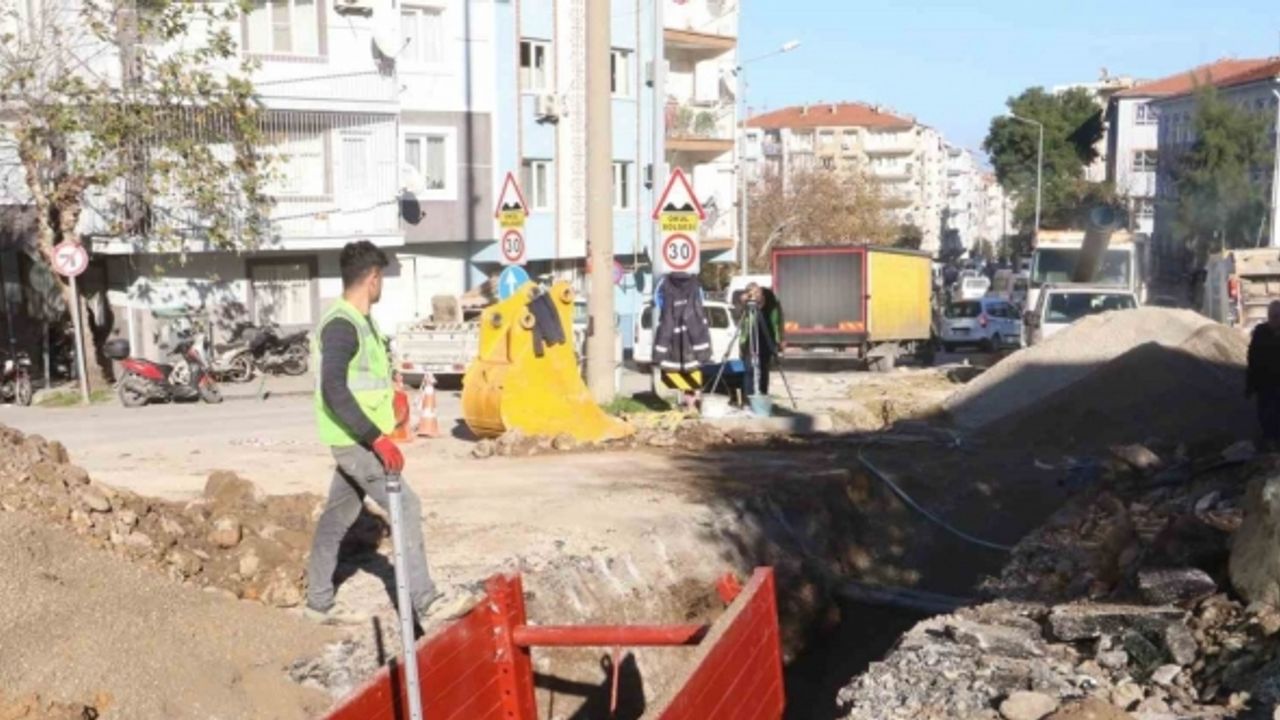 Ulutepe Caddesi’nin yağmur suyu hattında ilk kazma vuruldu