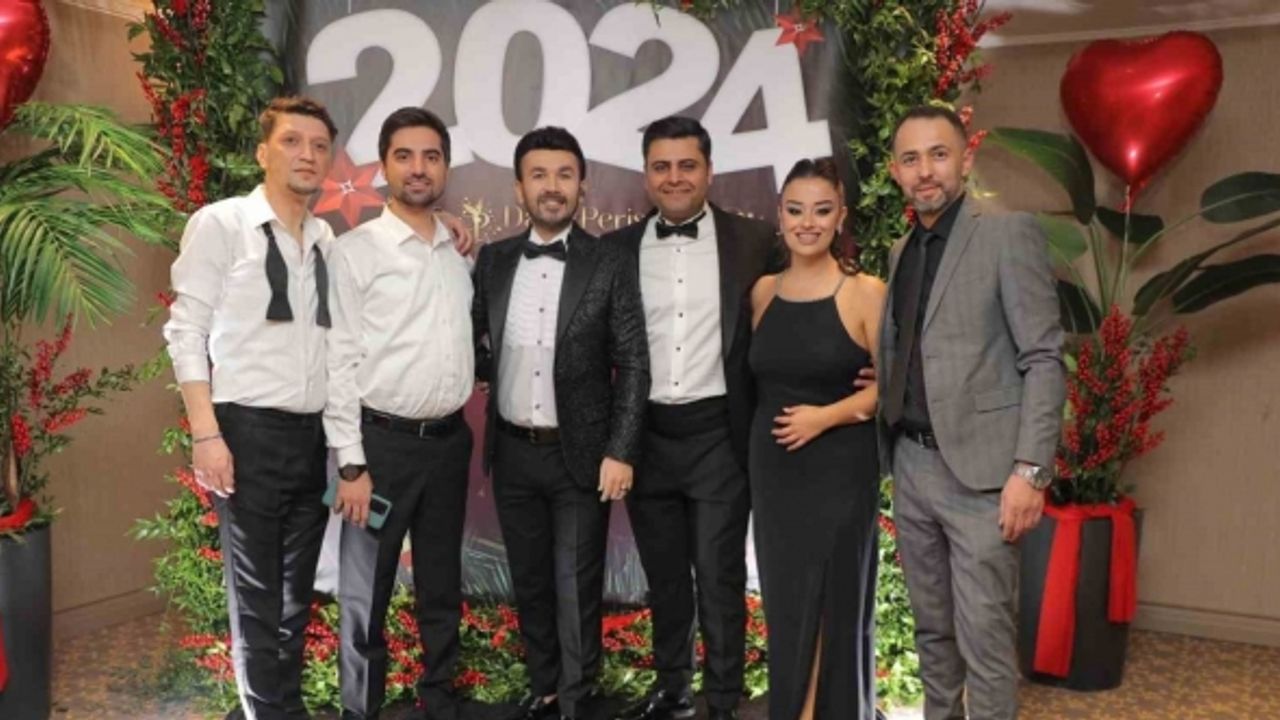 Ünlü sanatçı Adnan Orhan yılbaşı gecesi Gaziantep’te sahne aldı