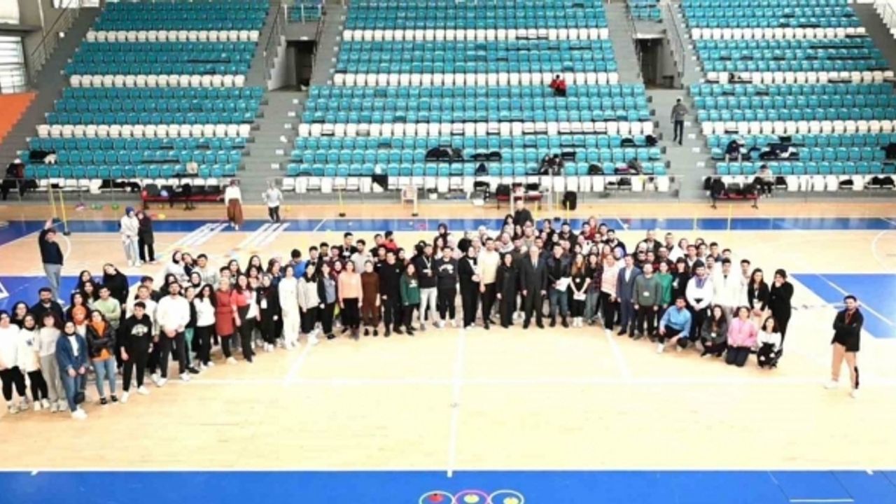 Uşak Üniversiteli öğrenciler ’Hayatın Ritmini Sporla Yakala’dı