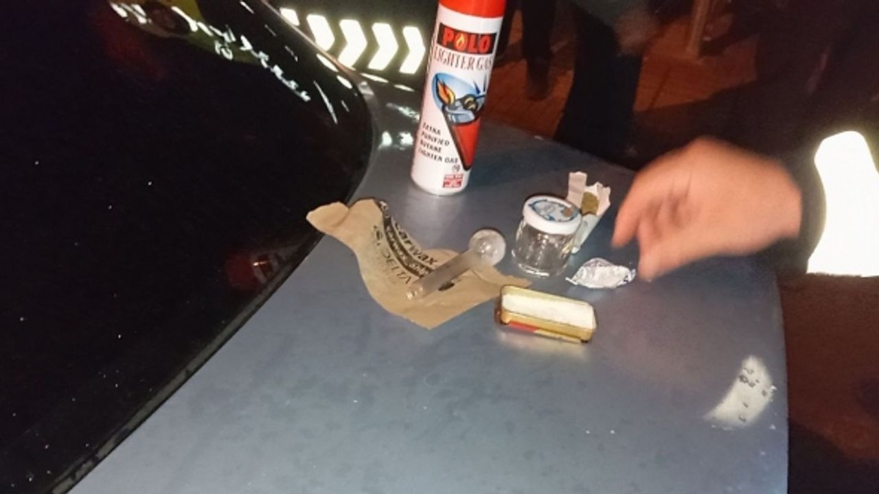 Uygulama noktasında durdurulan araçtan uyuşturucu madde çıktı: 3 gözaltı