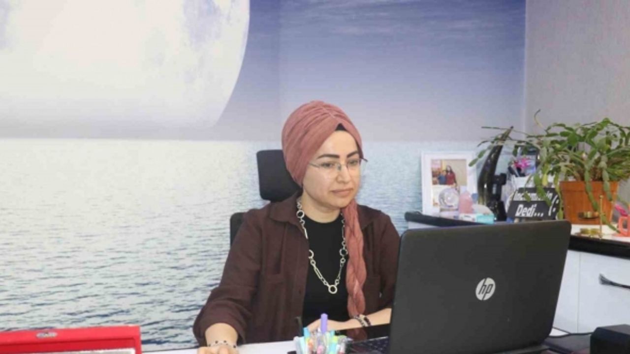 Uzman astrolog, ayın hallerine göre güzelliğin sırlarını anlattı