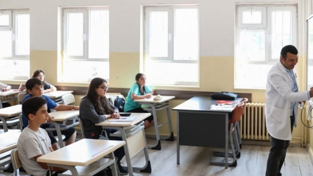 Uzmanından uyarı: "Tatil dönüşü öğrencileri ders yoğunluğu içine itmek hiç iyi bir şey olmaz"