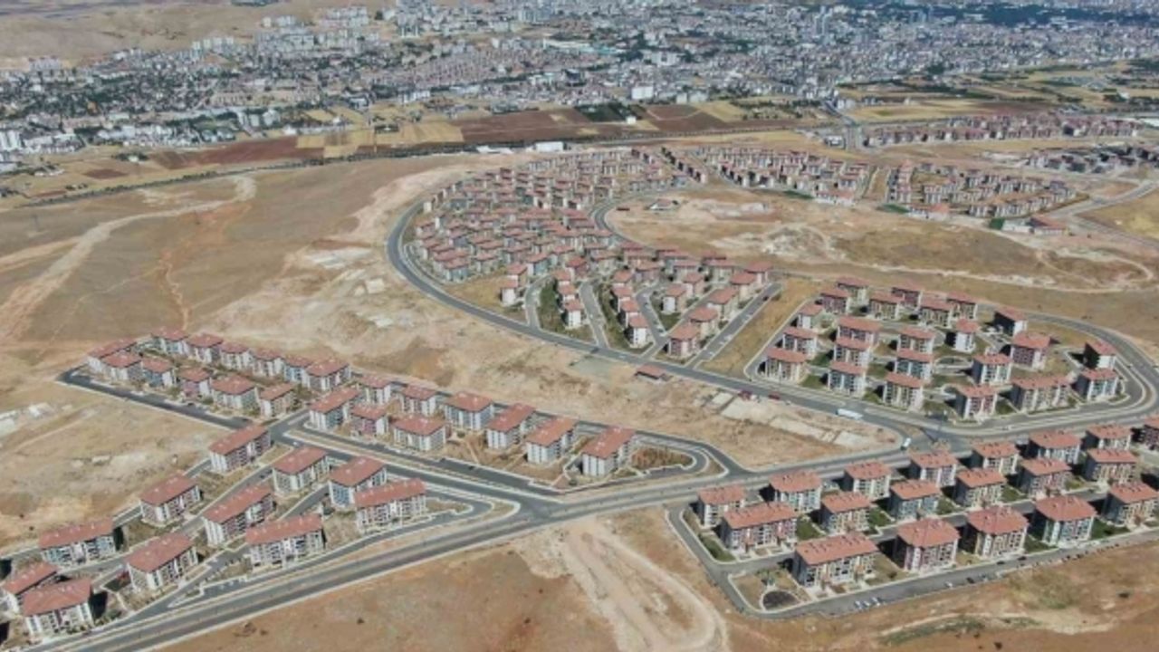 Vali Toraman: “Elazığ depremi sonrası 25 bin konutun anahtarını vatandaşlarımıza teslim etmiş bulunuyoruz’’