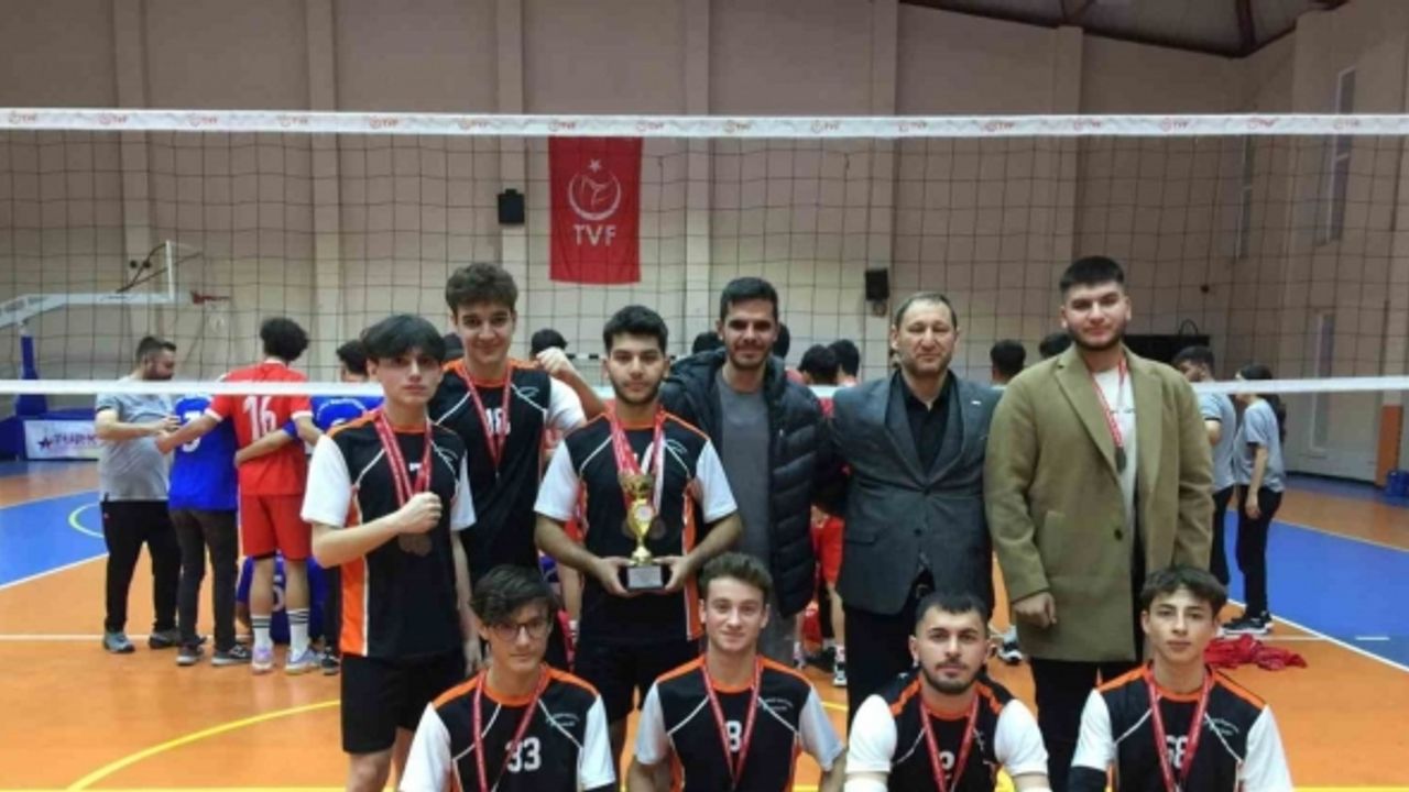 Voleybol Genç Erkekler Kayseri Şampiyonu Elit Voleybol oldu