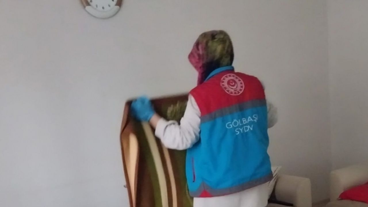 Yaşlı, engelli ve kronik hastaların ev temizliği yapılıyor