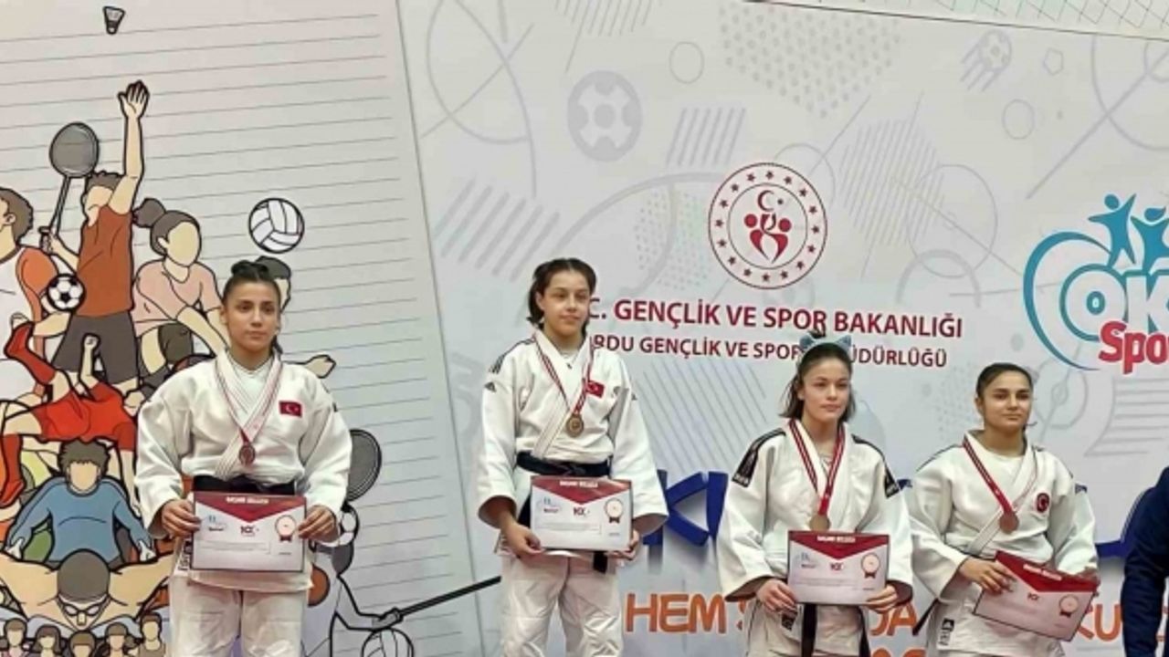 Yunusemreli genç judocular Ordu’da 4 madalya kazandı