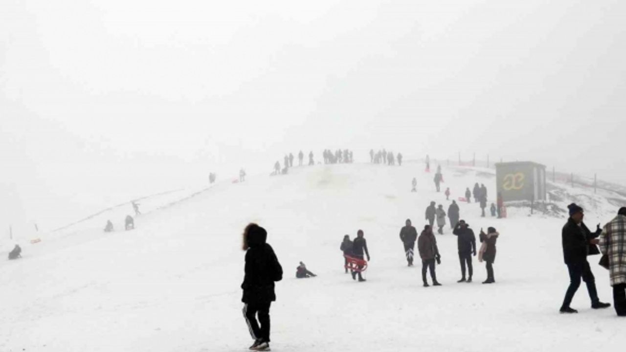 Zigana Kayak Merkezi karne tatilinde doldu taşı