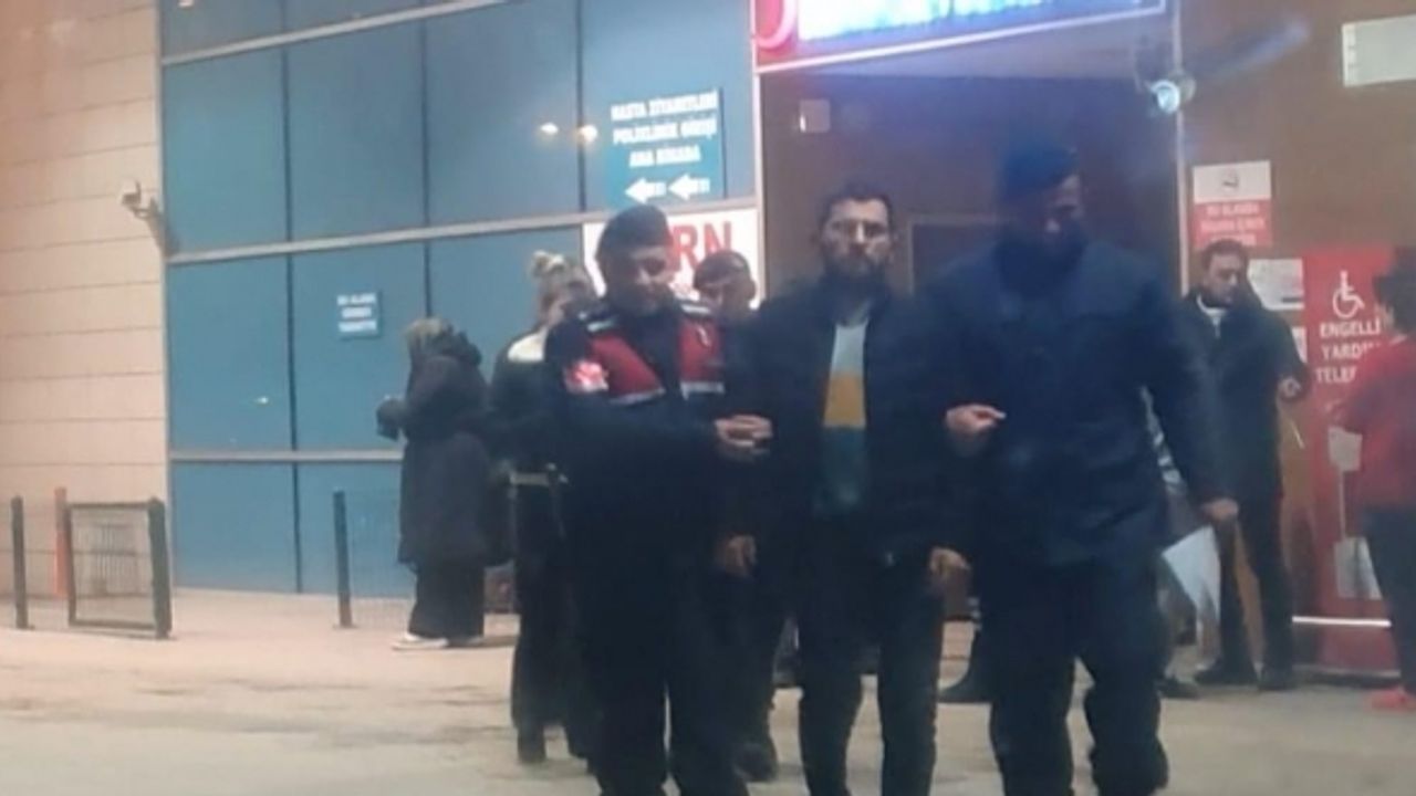 Zihinsel engelli oğlu tarafından öldürülen anne toprağa verildi