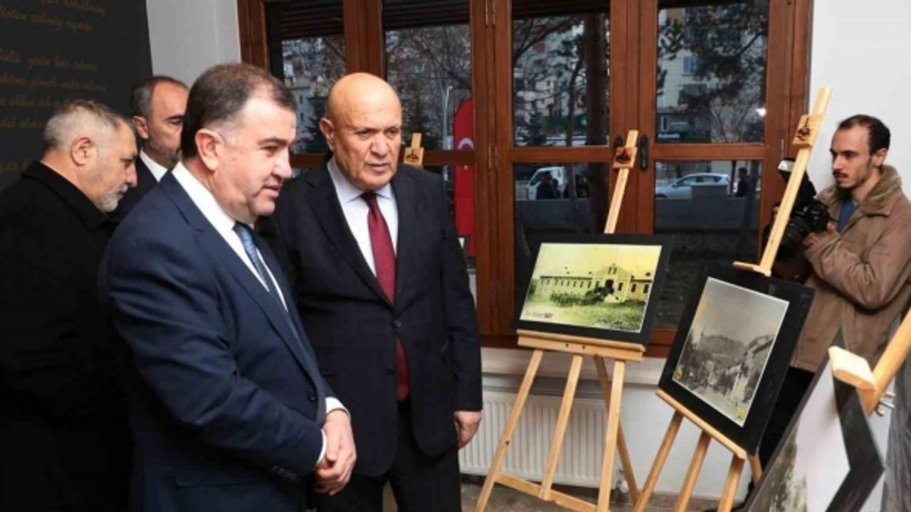 21 şubat etkinlikleri sergi açılışı ve belgesel gösterimi ile devam etti