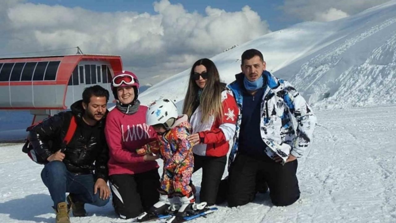2 yaşındaki minik Elif konuşmayı öğrenmeden kayak yapmayı öğrendi