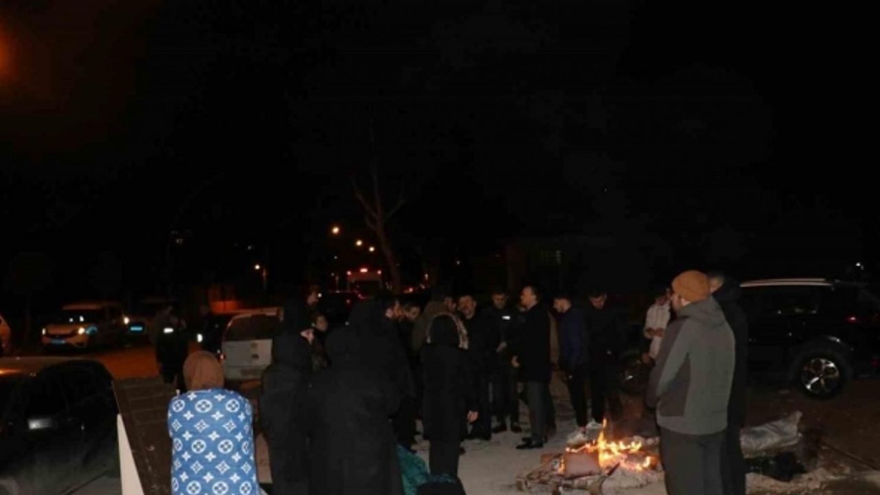 78 kişiye mezar olan Hakimbey Apartmanında anma etkinliği