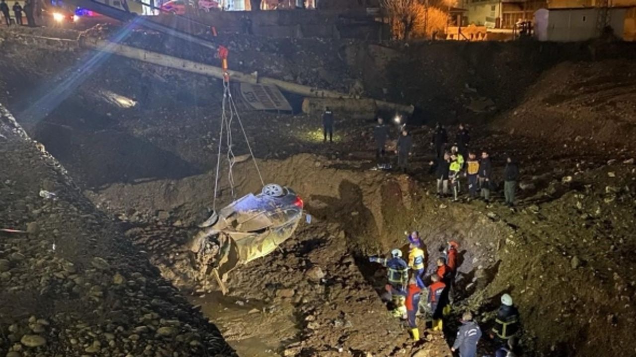 Adıyaman’daki feci kaza kamerada: 1 polis hayatını kaybetti, 1 polis yaralandı