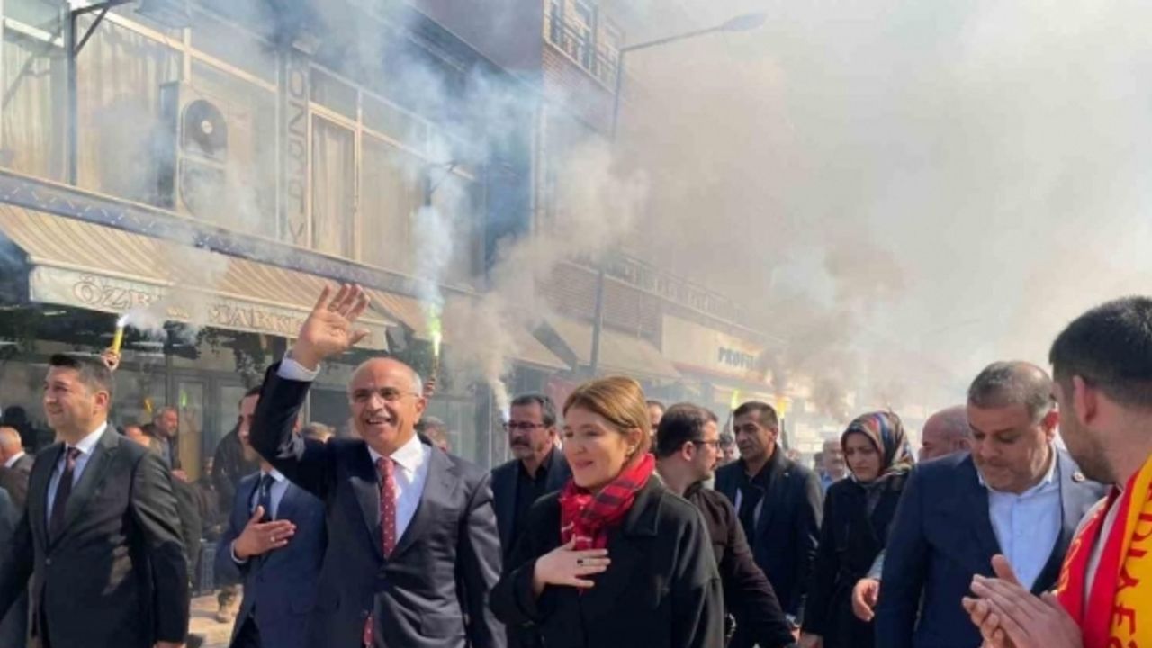 AK Parti Büyükşehir Başkan Adayı Sami Er Akçadağ ilçesinde