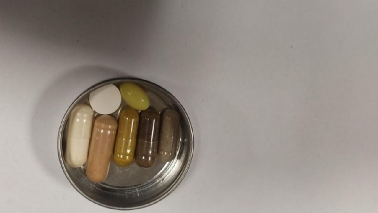 Alkollü avukat hastanenin yoğun bakım servisi kapısını tekmeleyerek kırdı