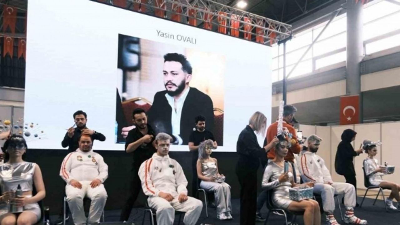 Alper Gezeravcı’dan aldıkları ilham ile ‘Uzay’ konseptli gösteri yaptılar