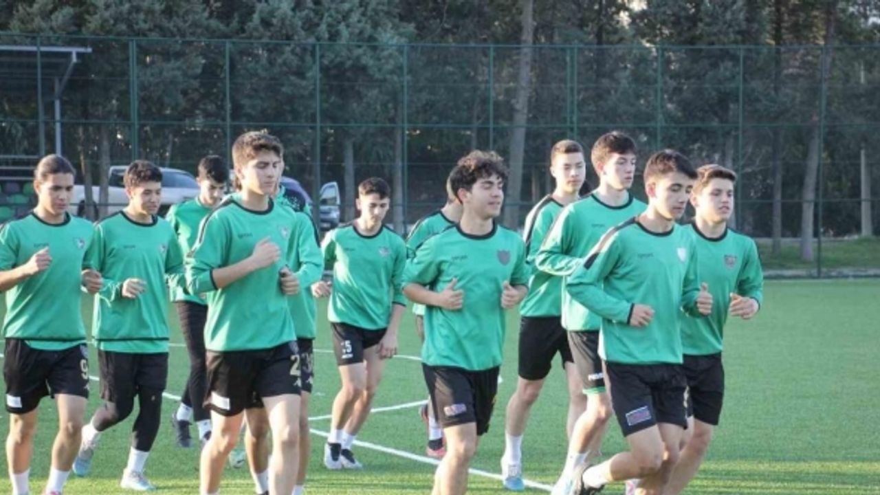 Ankara’dan 3 puan çıkartan Denizlispor’un gençleri, Bandırma maçına odaklandı