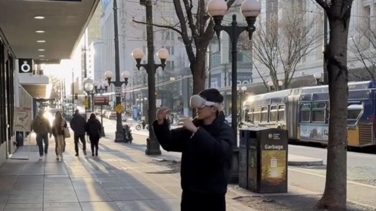 Apple’ın yeni gözlüğü ABD sokaklarını bilim kurgu filmlerine çevirdi