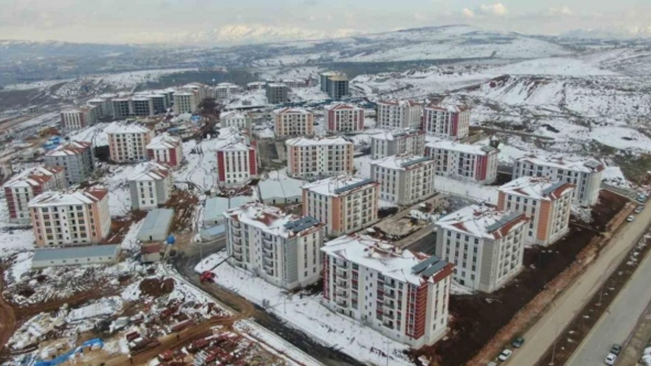 Asrın felaketinde evlerini kaybeden depremzedeler, yeni evlerine kavuşmaya çok yakın