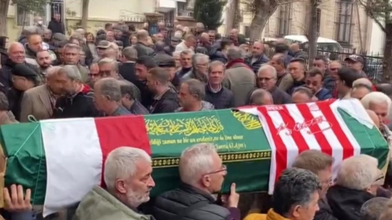 Ayvalık’ta efsane şef Ergün Tekincan’a gözyaşlarıyla veda edildi