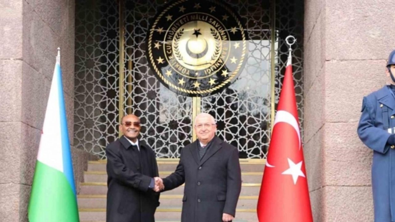 Bakan Güler, Cibutili mevkidaşı ile bir araya geldi