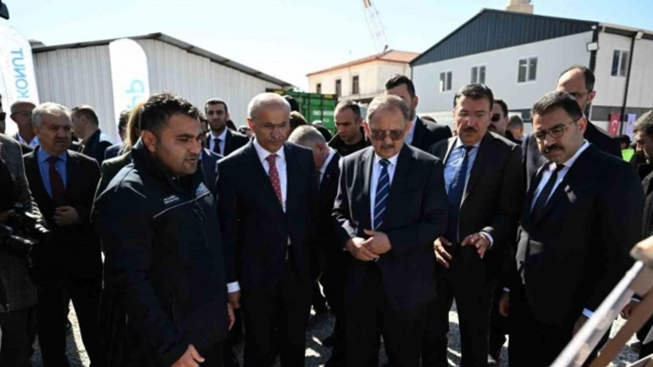 Bakan Özhaseki: "Malatya’nın çarşısı 1 seneye ayağa kalkacak"