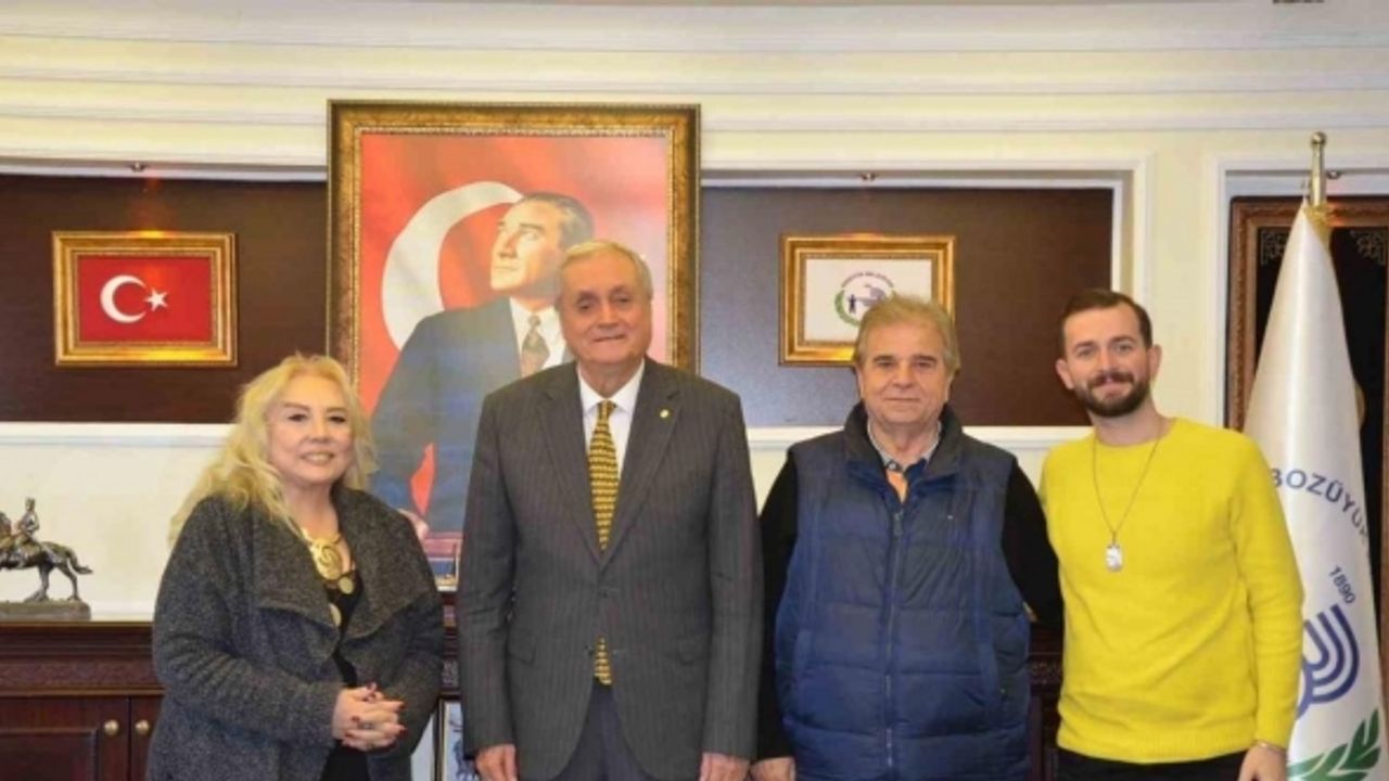 Başkan Bakkalcıoğlu’na Zeki Müren’in ailesiyle bir araya geldi