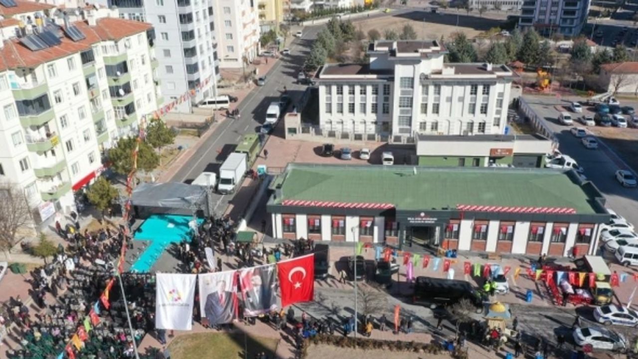 Başkan Çolakbayrakdar: "Sağlık alanındaki yatırımlarla da Türkiye’ye modeliz"