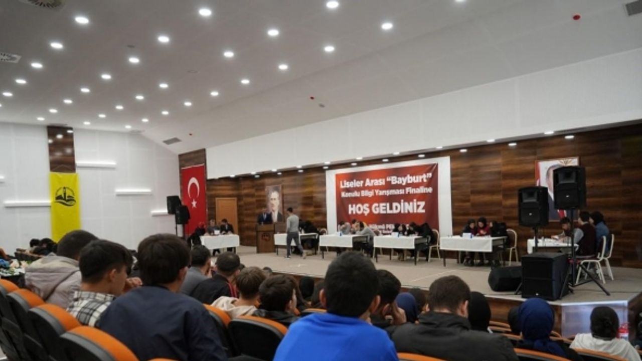 Bayburt konulu bilgi yarışmasının kazananı Milli İrade Anadolu Lisesi oldu