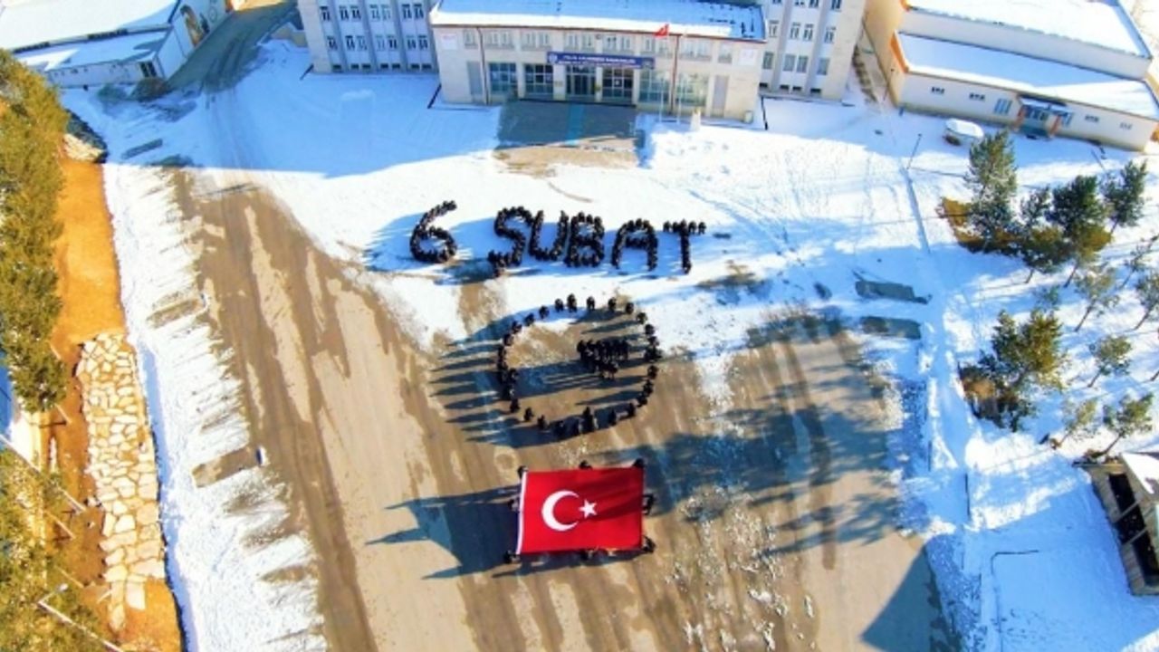 Bayburt POMEM’den duygulandıran 6 Şubat koreografisi: "Unutmadık, Unutturmayacağız"