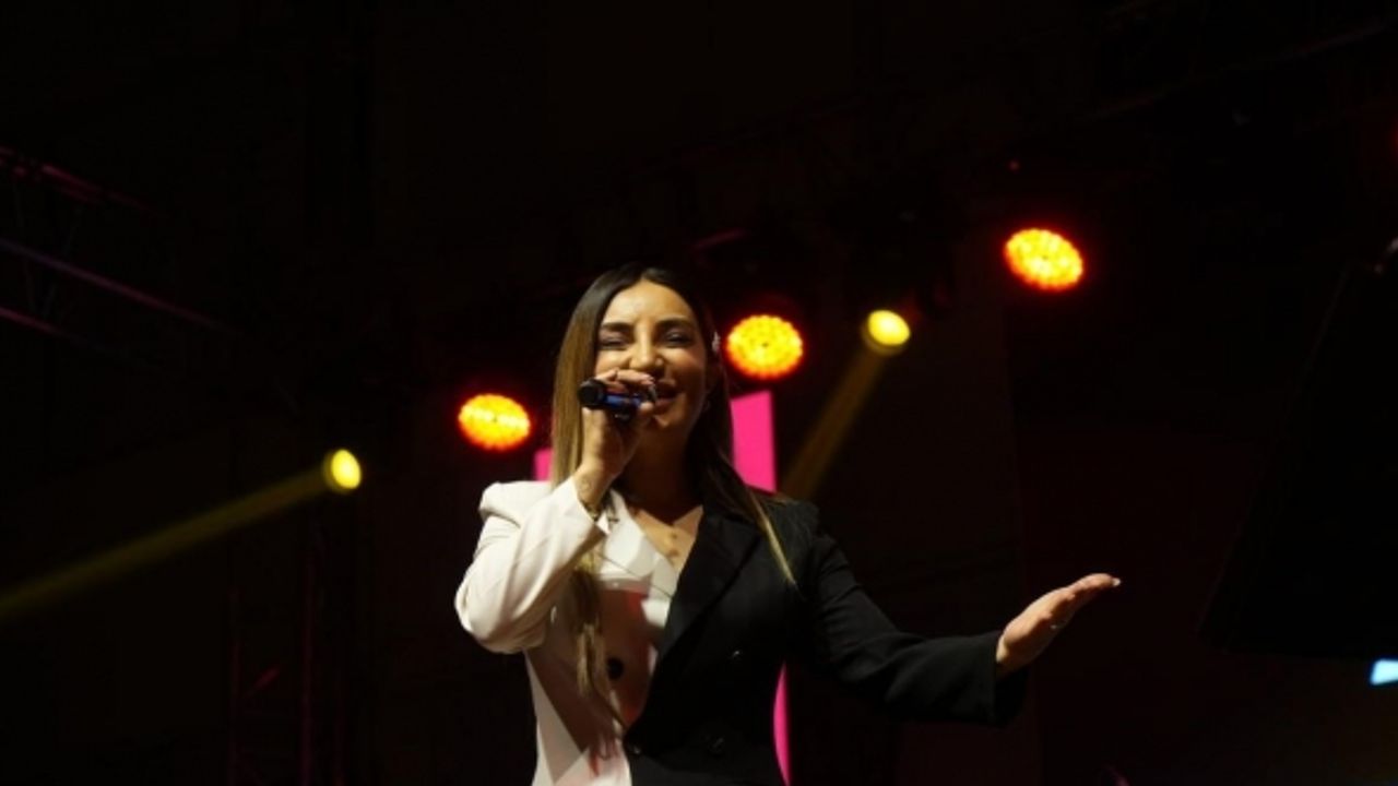 Bayburtlular Aysel Yakupoğlu konseriyle unutulmaz bir gece yaşadılar