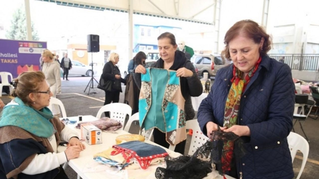 Bilinçsiz tüketime karşı ikinci el eşyaları takas ettiler