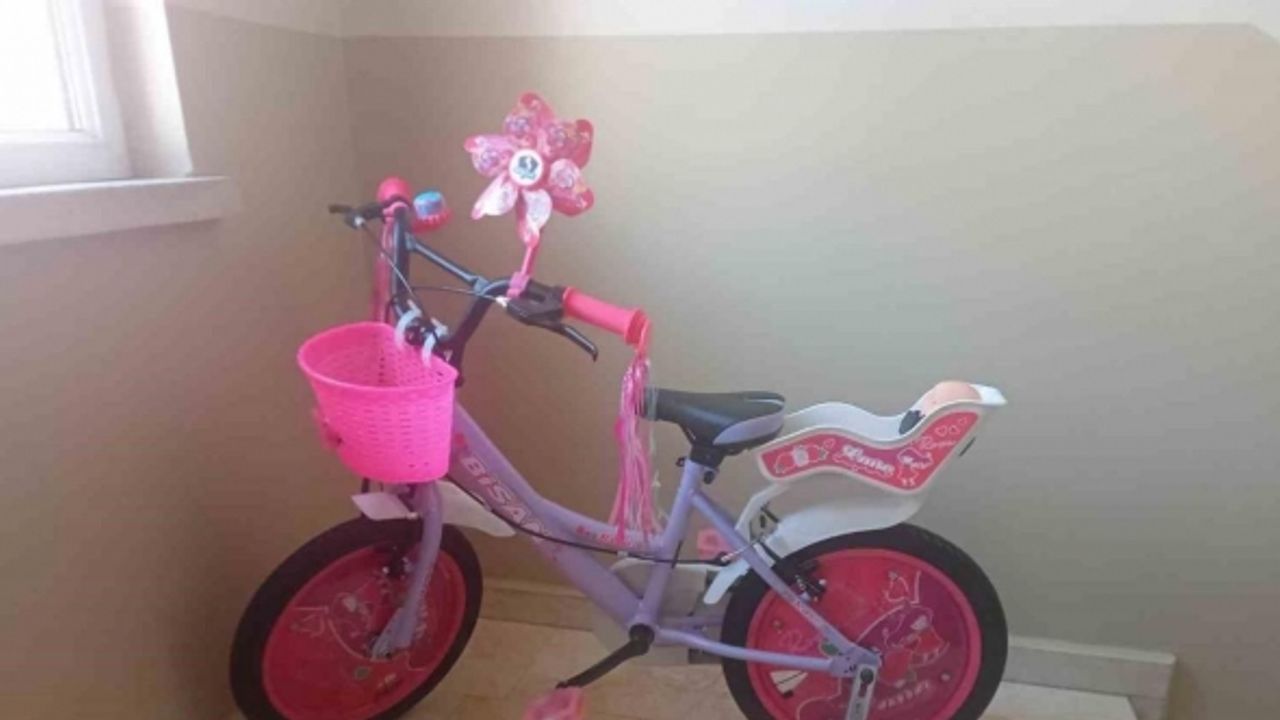 Bisikleti çalınan küçük kıza MHP’li ağabeyinden güzel sürpriz