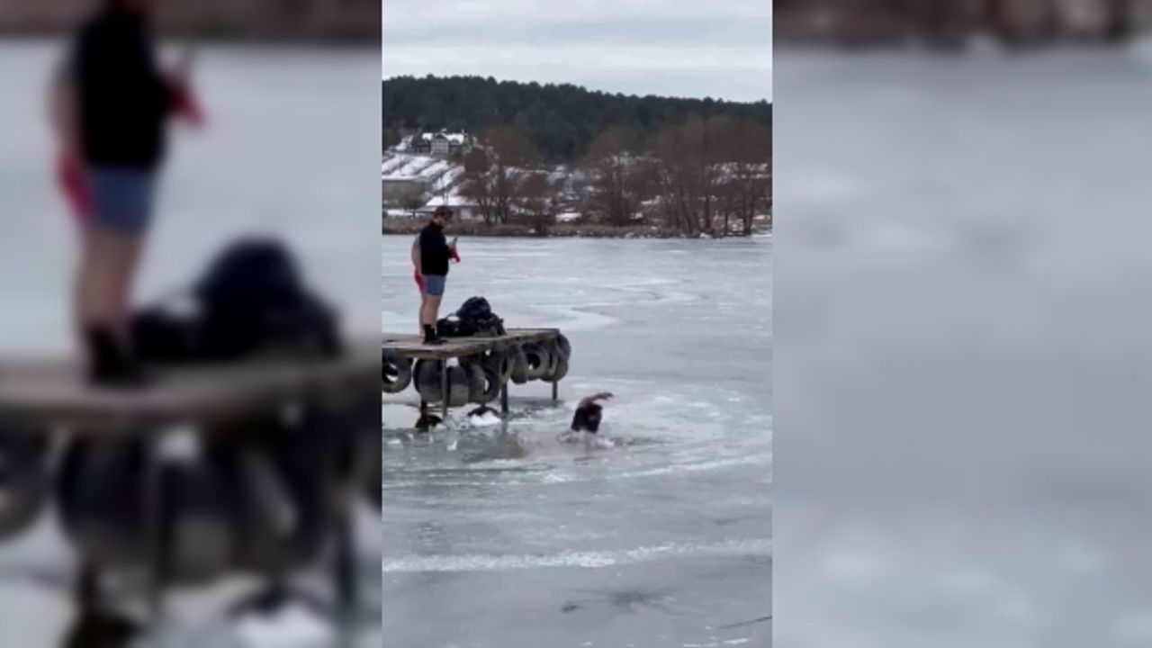 Buzlu gölette fotoğraf çektirirken, buz kırılınca kendini suda buldu