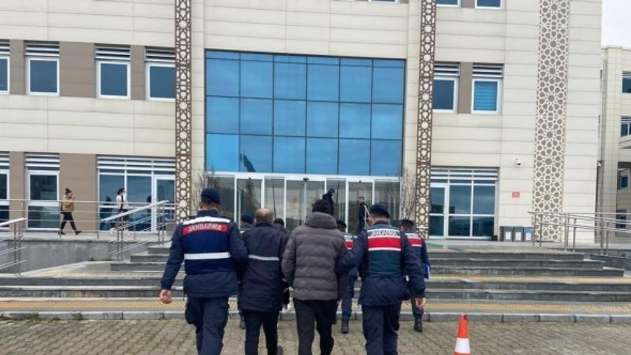 Çanakkale’de 1.5 kilo uyuşturucu ile yakalanan 8 şüpheliden 2’si tutuklandı