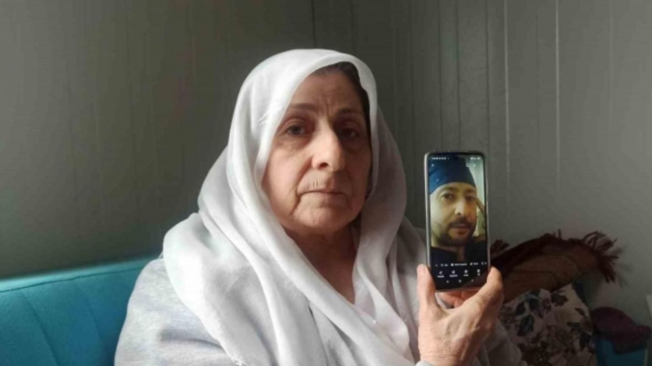 Depremde oğlunu, gelinini ve iki torununu kaybetti