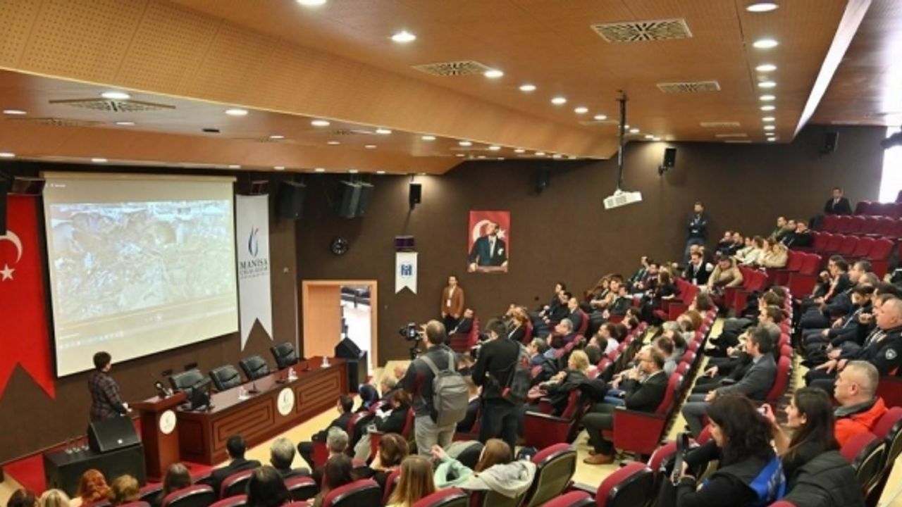 ‘Depreme dirençli Manisa Çalıştayı’nın açılışı yapıldı