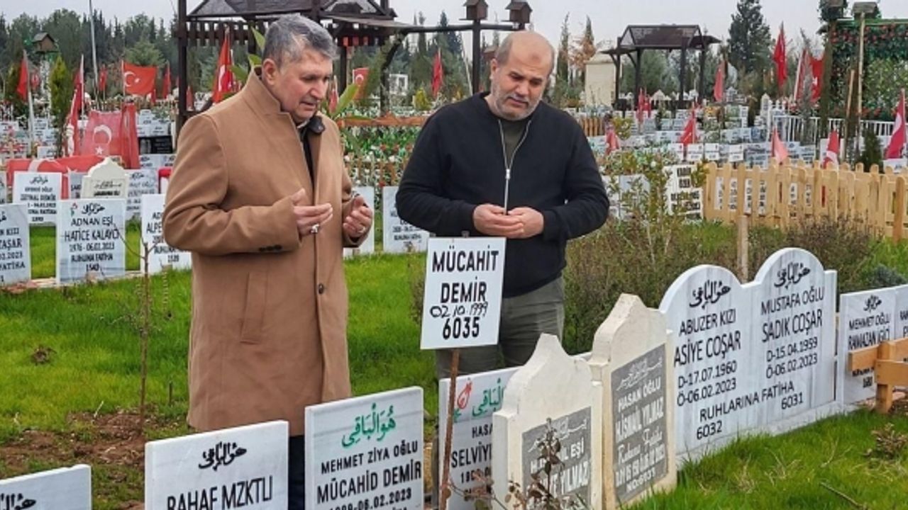 Depremin ilk gününden beri kayıp eşi ve oğlunu arıyor