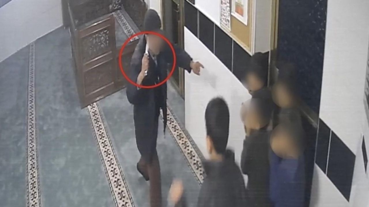 Diyarbakır’da camide çocukları bıçakla korkutan şahıs gözaltına alındı