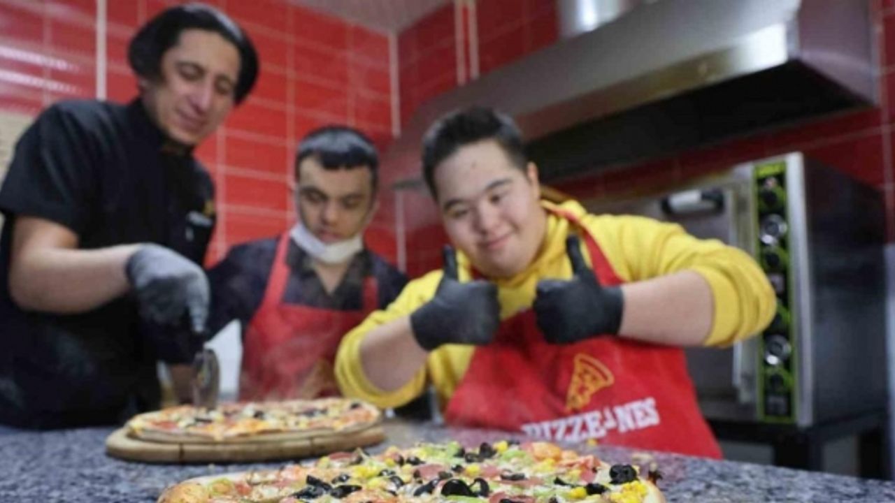 Down sendromlu çocuklar mutfağa girdi, hünerleri ile göz doldurdu