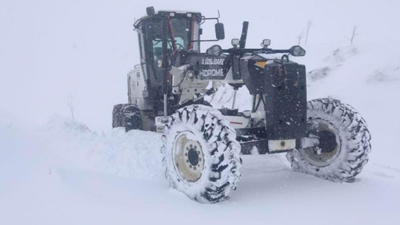Elazığ’da 17 köy yolu kar nedeniyle ulaşıma kapandı
