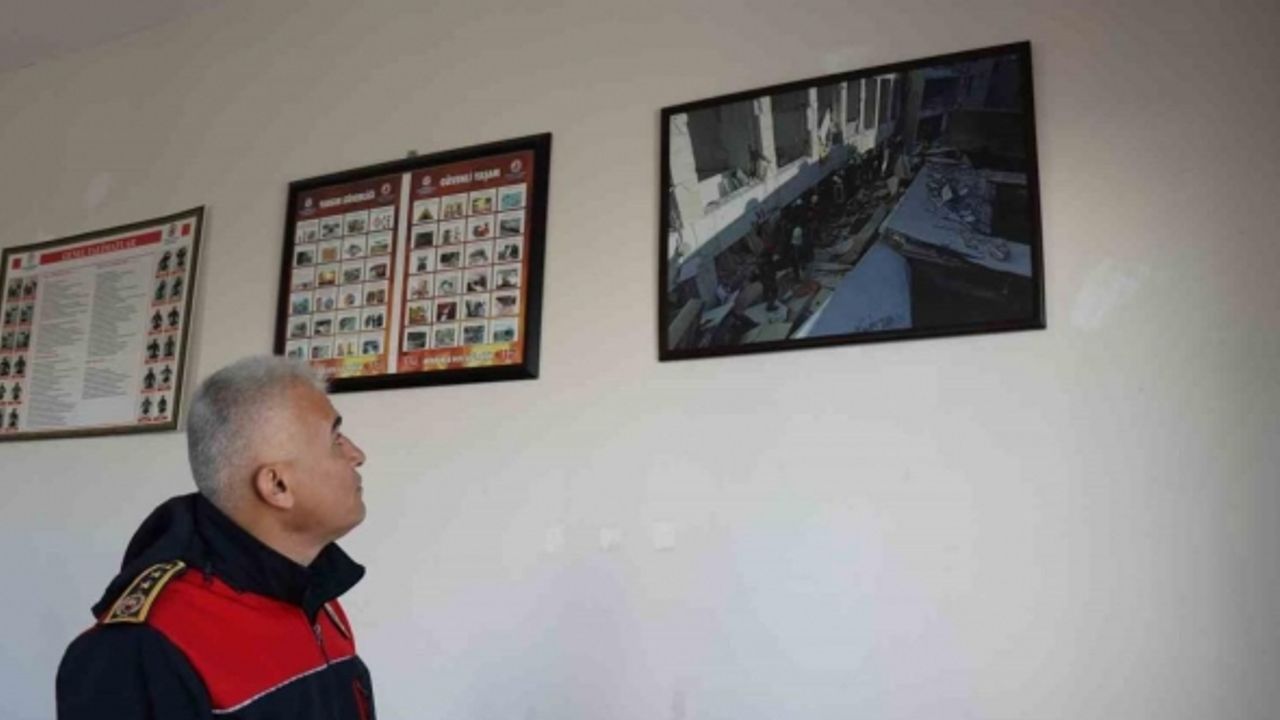 Enkazdan çıkardığı çocuğu yaşatamayan itfaiyeci: "Personelim görmesin diye enkazın içinde ağladım"