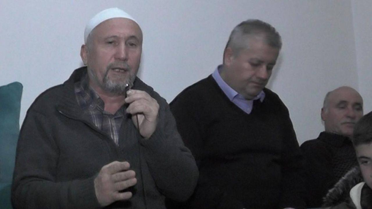 Enkazdan kurtulup Zonguldak’a yerleşen aileden, depremde ölenleri andı