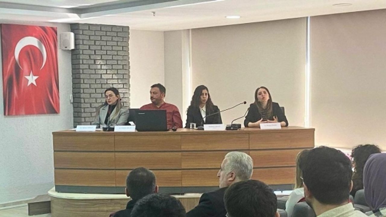 Erzincan’da 7/24 Bilinçli Nesiller Projesi kapsamında bilgilendirme yapıldı