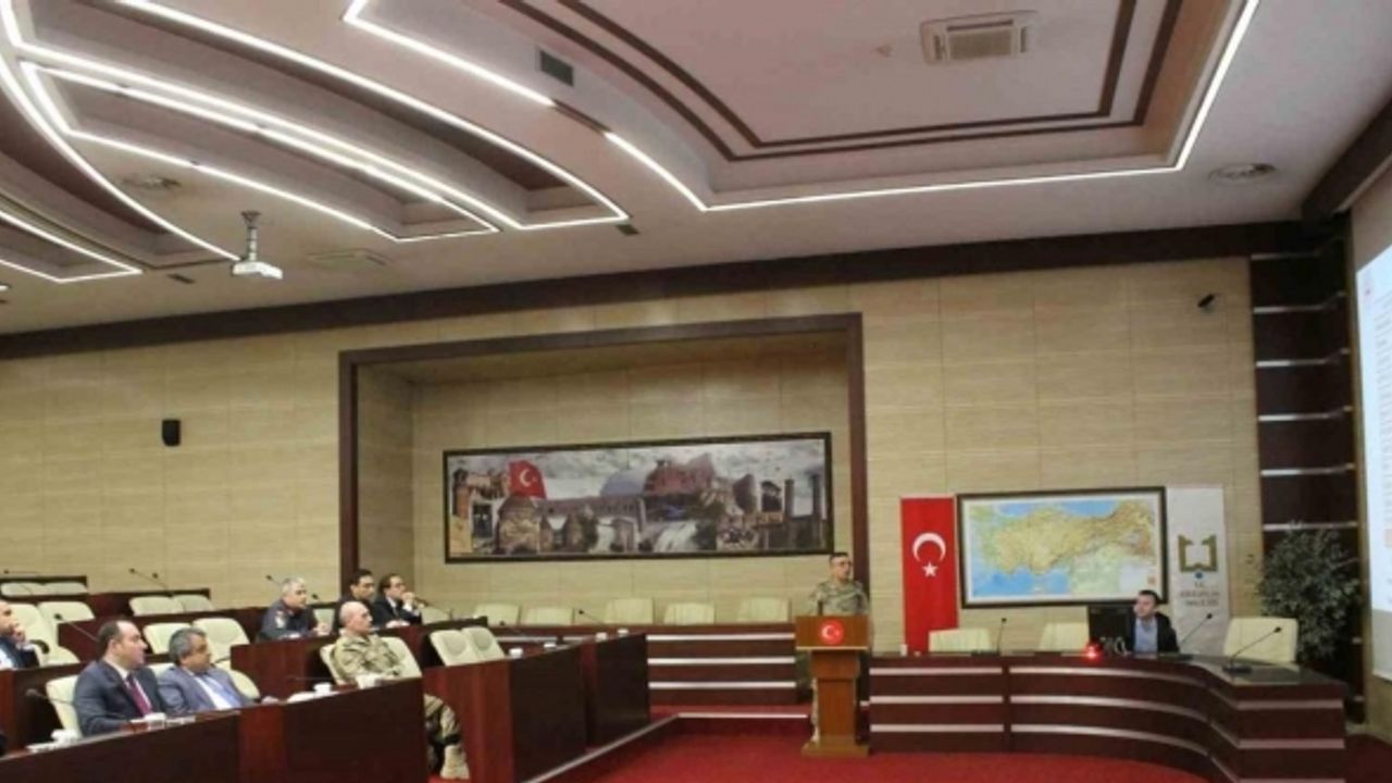 Erzurum’da eğitim tedbirleri ve okul güvenliği toplantısı yapıldı