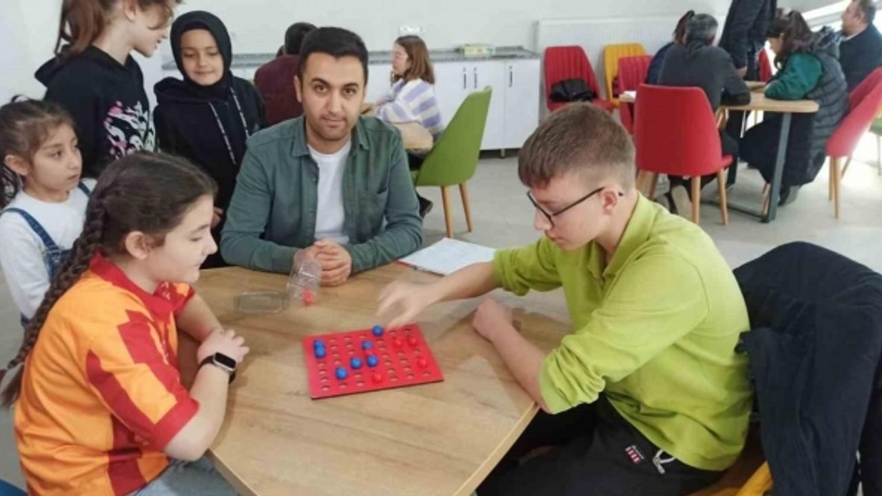 Hisarcık’ta akıl ve zeka oyunları turnuvasına köy ortaokulu damga vurdu