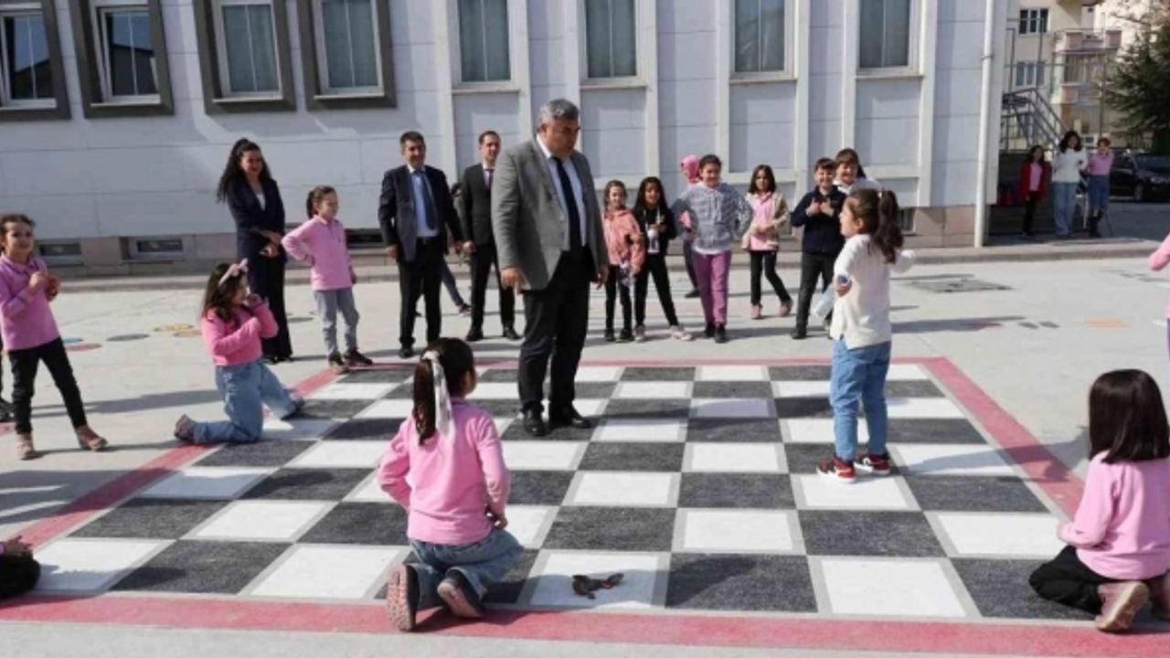 İlkler Hoca Ahmet Yesevi İlkokulu’nda kapalı oyun alanı açılışı yapıldı
