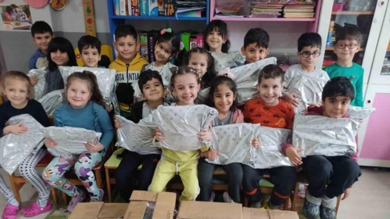 İzmir İl Milli Eğitim Müdürlüğü depremin 1. yılında depremzedelerin yanında