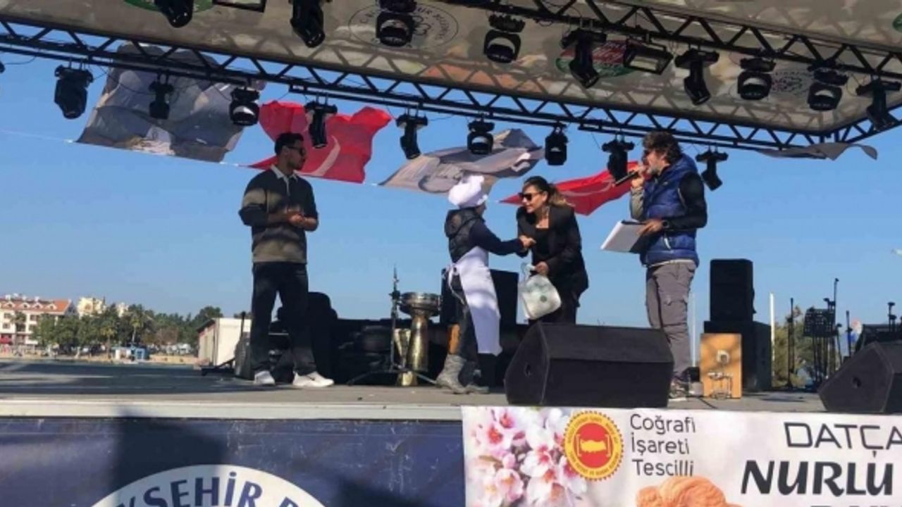 Kendi tarifiyle katıldığı yarışmada 9 yaşındaki Poyraz, jüri özel ödülünün sahibi oldu