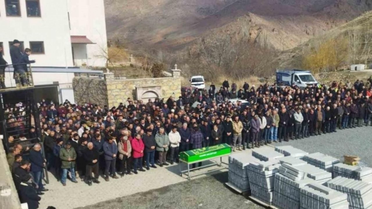 Kuzey Marmara Otoyolu’ndaki kazada hayatını kaybeden şoför son yolculuğuna uğurlandı