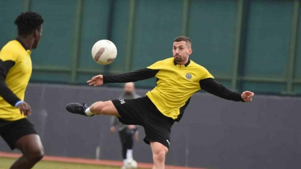 Manisa FK, Sakaryaspor hazırlıklarına çarşamba günü başlayacak